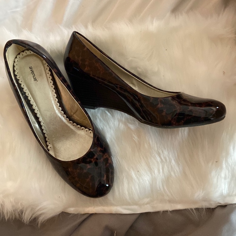 Leopard pattern leather flats
